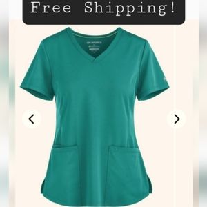 HealingHands Green💚 scrub top!